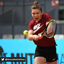 Simona halep suffers shock injury, retires to kerber in rome. Espn Tenis Simona Halep Aterrizo En Madrid La Dos Facebook