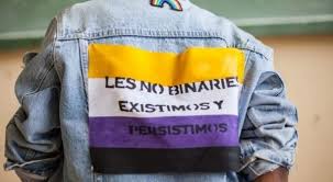 23 hours ago · durante el acto encabezado por el presidente alberto fernández en el que se puso en marcha del documento nacional de identidad (dni) para personas no binarias, hubo una pequeña digresión de una de las personas que estaban en el público respecto a utilizar la nomenclatura «x» para identificar el género de les no binaries. Aj 6xrwcqfxhim
