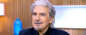 Et lui a proposé un dîner. Serge Lama Remarie A 78 Ans Avec Son Ex Fan Luana Santonino Presque 30 Ans Sa Cadette