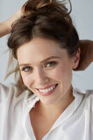 Her breakthrough came in 2011 when she starred in the independent thriller drama martha marcy may marlene. á—¢ Elizabeth Olsen Source á—¢ Auf Twitter Gallery Photoshoots Exclusives Rares Https T Co Woazgexsas Sorryforyourloss Elizabetholsen Wandavision Avengers Scarletwitch Bobbibrown Https T Co 6awjcflk3f