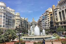 Valencia or valència, pronounced in spanish, and in valencian, is a charming old city and the capital of the valencian community. Historischer Spaziergang Durch Valencia Mit Traditioneller Mahlzeit 2021 Tiefpreisgarantie