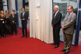 Serveru lidovky.cz to v úterý potvrdil tiskový mluvčí univerzity. Slavnostni Predstaveni Platformy Cefres 7 Rijna 2015 Francie V Ceske Republice