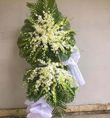 Not all species of flower are suitable for a funeral arrangement. Vietnamese History And Culture 3 Do S And 4 Don Ts In Funerals