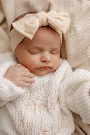 Maeva 🤍 Capturing the love, connection, and beauty of your growing family.  Whether it's your first session or you're one of my wonderful returning  families, I adore capturing these precious moments with