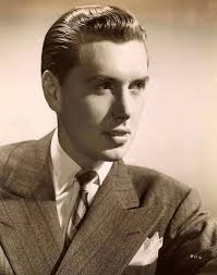 Robert Hutton's Instagram, Twitter & Facebook