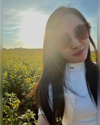 Let's brigthen your day with sunshine, sunflower and sunglasses ☀️🌻😎  📍Sunflower Field, Pak Chong 🇹🇭 . . #travelthailand #thailand #khaoyai  #pakchong #trinatravels #sunflower #sunflowerfield