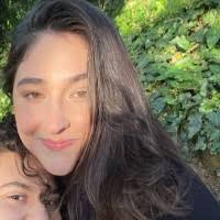 100+ perfis com “Céline”