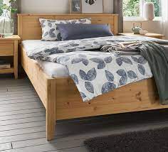 Bett, kleiderschrank und alle weiteren produkte dieser serie werden von einem deutschen hersteller aus massivem kiefernholz gefertigt und zeichnen sich durch lange haltbarkeit und hohe qualität aus. Massivholzbetten Aus Kiefer