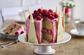 Nadiya Hussain S White Chocolate Crown Cake Baking Recipes Goodtoknow Recipe Cake Recipes Showstopper Cakes Cake Baking Recipes