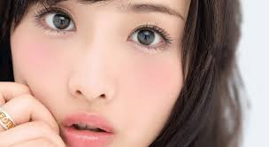 カラコンしてる芸能人 ぴょんぴょん速報