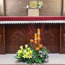 Kali pertama berkunjung ke gereja katolik st antonius purbayan solo saya gagal masuk, lantaran tengah diselenggarakan misa yang berakhir masih memakan waktu yang lama. 34 Ide Rangkaian Bunga Meja Altar Di 2021 Rangkaian Bunga Altar Bunga