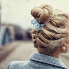 It is the perfect hairstyle to make when you are heading out in a jiffy, yet you want to stand out from the crowd! Holiday Hair Ribbons And Bows