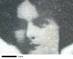 Reproduktionstechniken und Materialität von Ansichtskarten