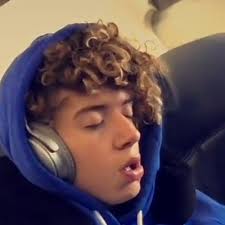 Evie Clark (@DenisFan29)