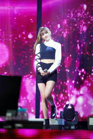 Everglow Aisha Debut Bon Bon Chocolat Showcase Chica Mori Kpop Grupo De Chicas