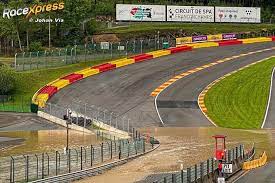 Lewis hamilton kreeg al een grid penalty voor het gebruik van een zesde turbo, maar hamilton is niet de. Foto S Ravage Compleet Op Circuit Spa Francorchamps Eau Rouge Overstroomd Racexpress