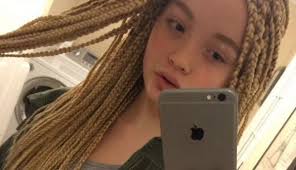 12 Year Old White Girl Gets Harshly Criticized For Showing Off Her Blonde Box Braids On Social Media Photos Blonde Box Braids White Girls Afro Hair Girl