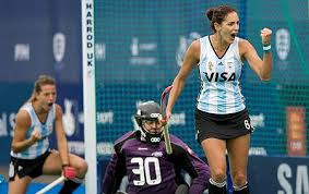 In 2010 she was granted the platinum konex award as the best hockey player of the last decade in argentina. Luciana Aymar
