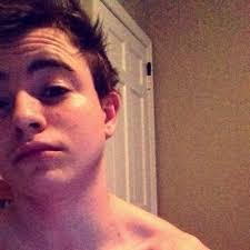 Damon Hollis's Instagram, Twitter & Facebook