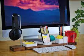 The desk is where we spent most of our times for working, and if you have a lot of gadgets on your desk, it's really difficult to keep your desk organized. Guide To Getting Best Office Table Accessories In 2021 Welp Magazine