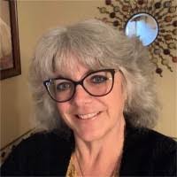 Lisa Menard's Instagram, Twitter & Facebook