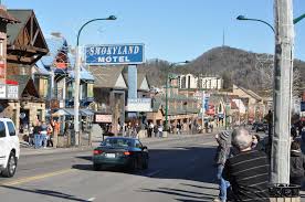 Have You Walked Down This Strip Gatlinburg Gatlinburg Hotels Gatlinburg Gatlinburg Motels