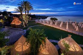 Located in polignano a mare, grotta palazzese is in the city center and near the beach. Illuminazione Castellinaria Grotta Palazzese Beach Hotel Ledco Italia