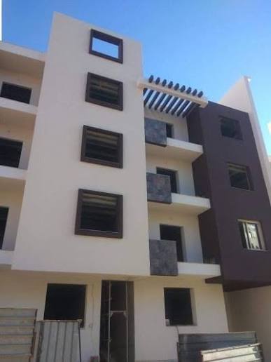 Immeuble résidentiel monocouche grattée — Rabat