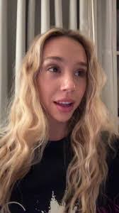 Alex Landman's Instagram, Twitter & Facebook