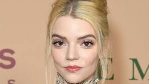 Chi è Anya Taylor-Joy, "La regina degli scacchi" che ha conquistato tutti
