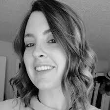 Melanie Cron's Instagram, Twitter & Facebook