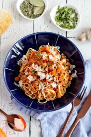 Gradually decrease the heat to the lowest setting cover and let simmer for three hours (the mixture should not boil). The Best Spaghetti Bolognese Sauce Julia Recipes