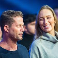 Til Schweiger erklärt auf Instagram seiner Freundin Sandra die Liebe