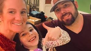 Megan Deans's Instagram, Twitter & Facebook