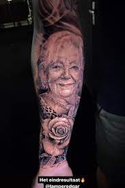 Rijk zet zijn eerste tattoo op donny roelvink! Donny Roelvink Zet Imposante Tattoo Ter Nagedachtenis Aan Oma Rtl Boulevard