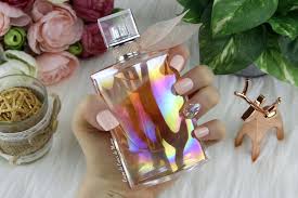 Le packaging est très beau à décorer sur une table. La Vie Est Belle Soleil Cristal De Lancome Super Concours Coups De Coeur De Mumu