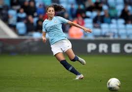 Professional football player for psg & denmark. Psg Qui Est Nadia Nadim L Attaquante Qui A Echappe Aux Talibans Elle
