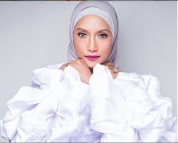 Semoga drama ini dapat memberi manfaat kepada anda. Tak Sunyi Bahagia Kerana Anak Sumber Kekuatan Ziana Zain Enggan Jaja Cerita Dalam Kain Mahu Melangkah Kumpul Cerita Indah Sahaja Keluarga