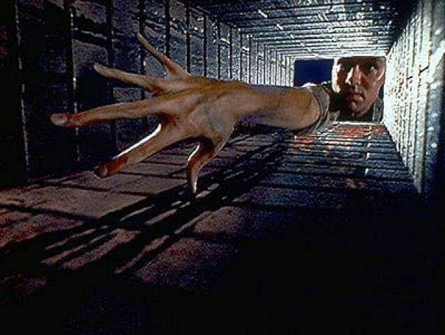 Weighing The Pros And Cons Of Bringing “The X-Files” Back