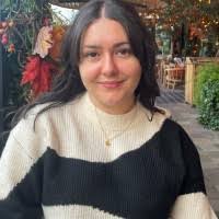 Elsa Flanagan's Instagram, Twitter & Facebook