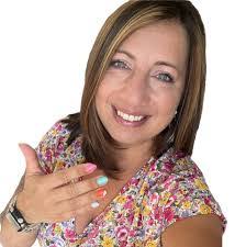 Grace Manis's Instagram, Twitter & Facebook