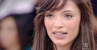 La ballerina, ex allieva del talent show (partecipò alla 12esima edizione, mentre nel 2016 entrò a far parte del corpo di ballo. Amici 12 Miguel Bose E Riuscito Ad Eliminare Lorella Boccia