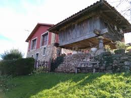 Localizada en la parte más alta de la aldea. Casa La Cuesta Casa Rural En Oviedo Asturias