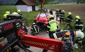 Gefällt 46.334 mal · 2.107 personen sprechen darüber · 81 waren hier. Auto Gegen Bruckengelander Einsatz Nach Schwerem Verkehrsunfall In Micheldorf In Oberosterreich Laumat At