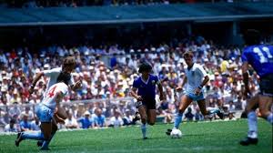 Hoy, por primera vez un 22 de junio y en homenaje al segundo gol de diego maradona a los ingleses en méxico 86', se celebra además el día del futbolista argentino, que hasta el año pasado se festejaba el 14 de mayo y evocaba a otro gol legendario, el de ernesto grillo, también ante el seleccionado británico en 1953. Irubdy 9xexbdm