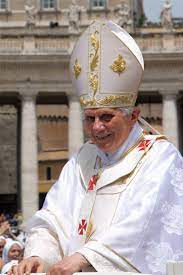 Kardinal joseph ratzinger nunmehr papst benedikt xvi. Benedikt Xvi Wikipedia
