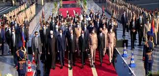 انتشرت الأجهزة الأمنية والخدمات المرورية، قبل ساعات قليلة من بدء مراسم جنازة جيهان السادات زوجة الرئيس الراحل محمد أنور. 5nbdive0xqwutm