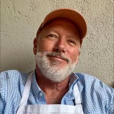 New in town? 🍇 Come join us at Viñedo Dos Búhos