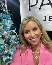 DIRECT SALES 💎 TOP INCOME EARNER 👑 COACH 💕 Sara Clement (@saraclement99)  • Instagram photos and videos