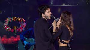 Tengo para escribirte infinidad de cosas.y aunque ya sepas muchas.quiero decirte que estoy orgullosa entre besos, sebastián yatra y tini stoessel ensayan una romántica presentación para premios juventud. El Beso De Sebastian Yatra Y Tini Youtube